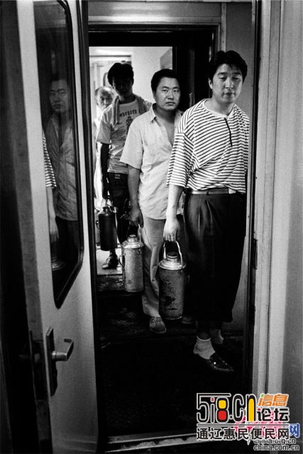 改革开放40年 记录火车上的中国人-4.jpg