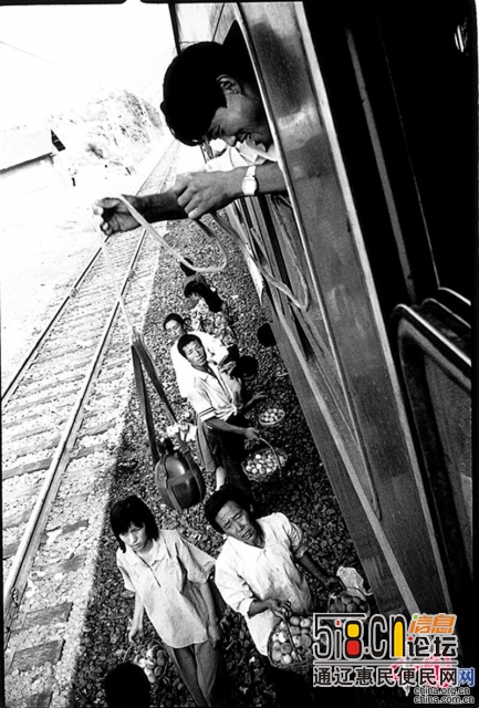 改革开放40年 记录火车上的中国人-10.jpg