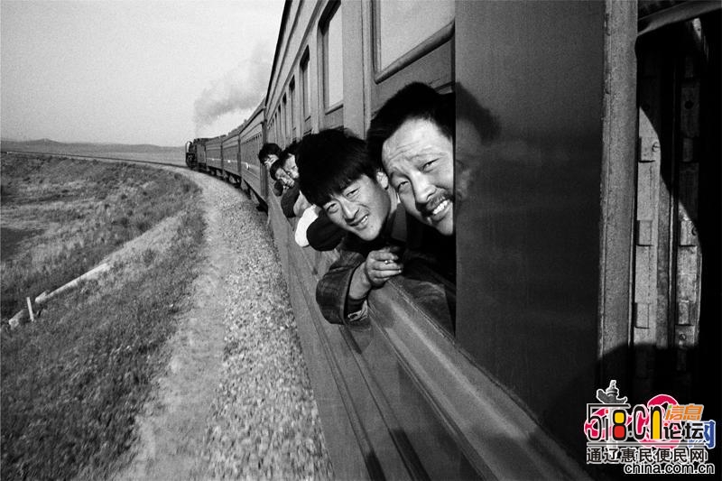 改革开放40年 记录火车上的中国人-14.jpg