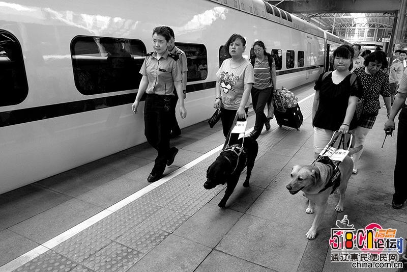 改革开放40年 记录火车上的中国人-27.jpg