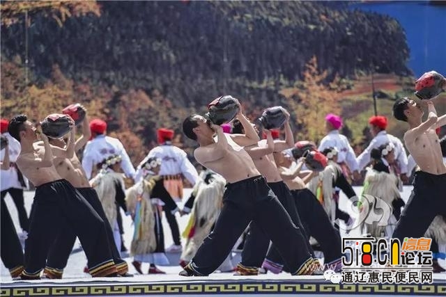 香格里拉赛马节荣获中国旅游总评榜年度最具影响力节庆活动-7.jpg
