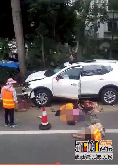 突发！南宁今早发生一起严重车祸，2人当场死亡8人受伤-2.jpg