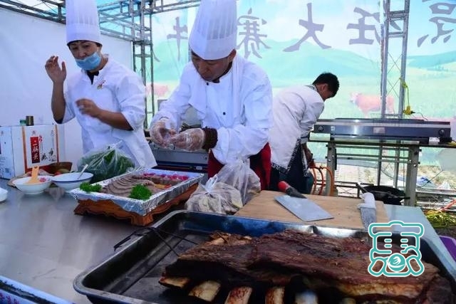 第二届“达尔罕赛牛节”暨庆祝首个“中国农民丰收节”活动举行-8.jpg