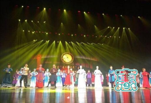 扎鲁特旗乌兰牧骑青年舞蹈演员青格乐荣获第五届中国蒙古舞大赛银奖-1.jpg