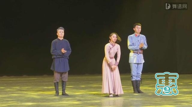 扎鲁特旗乌兰牧骑青年舞蹈演员青格乐荣获第五届中国蒙古舞大赛银奖-4.jpg