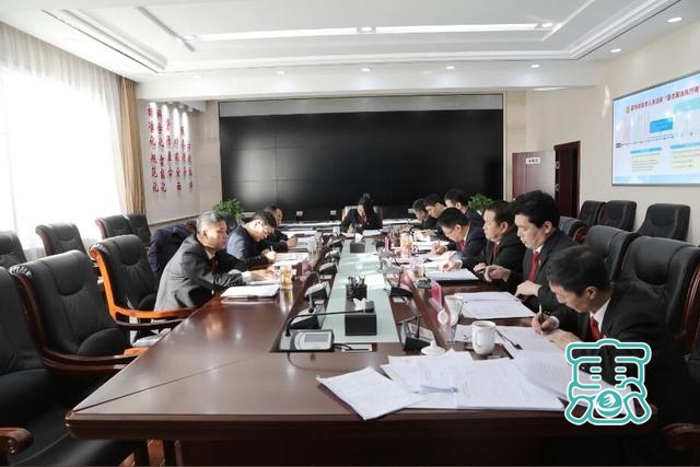 霍林郭勒市人民法院召开2018年度党员领导班子民主生活会-1.jpg