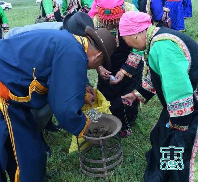 惊艳！扎鲁特草原上的传统蒙古族婚礼-3.jpg