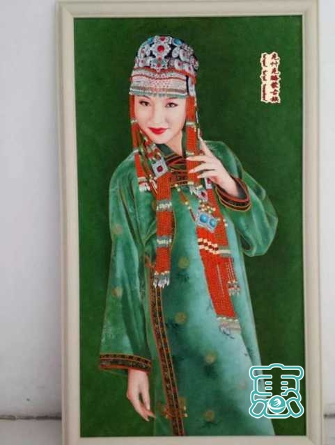 请您欣赏金丝彩岩手工艺作品——蒙古族部落妇女系列-23.jpg