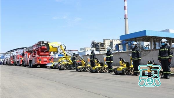 内蒙古自治区消防救援首支机器人编队在通辽投入使用-4.jpg