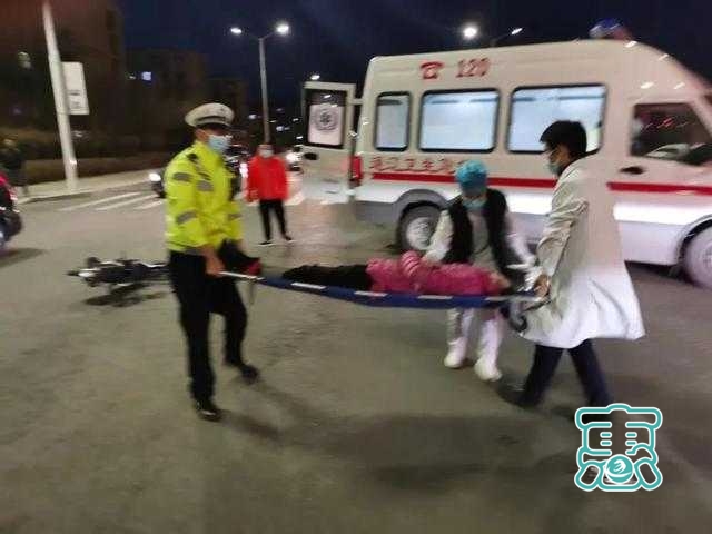 点赞！霍林郭勒市交警紧急救助受伤群众-1.jpg