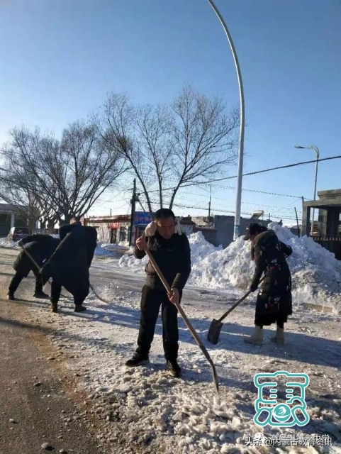 暖心暖校园！内蒙古奈曼旗第二中学全体师生清冰除雪 干的热火朝天-7.jpg