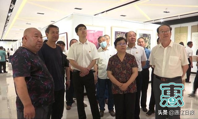 扎鲁特旗庆祝中国共产党成立100周年书画展开展-2.jpg